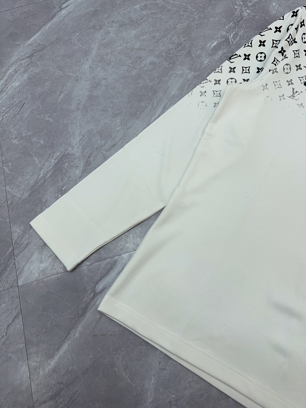 L Autumn and Winter long-sleeved T-shirt 0725092401