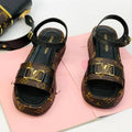New Fashion Classic Versatile Thick Sole Sandals 1024062017