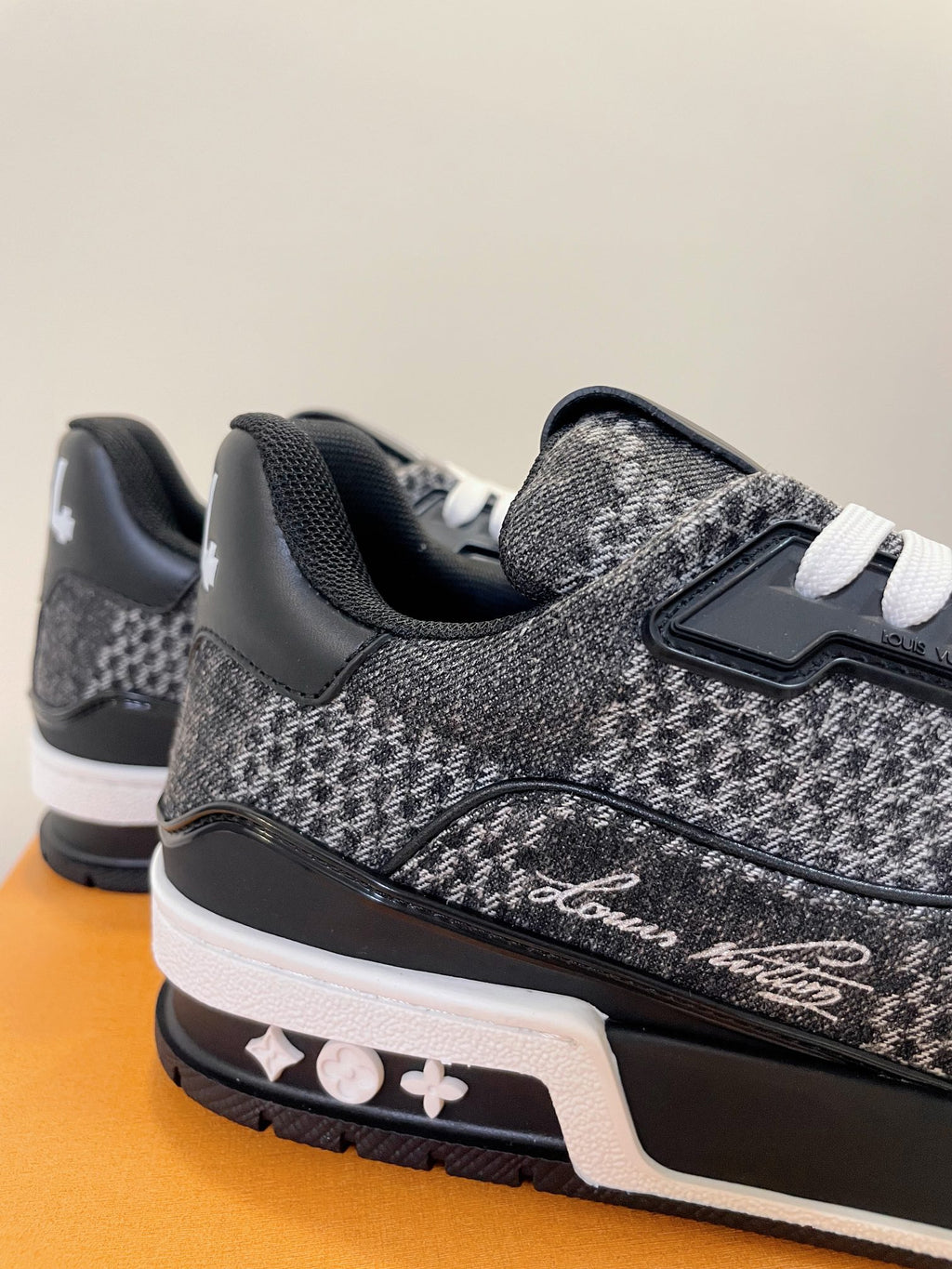L Trainer Sneaker 1824120912