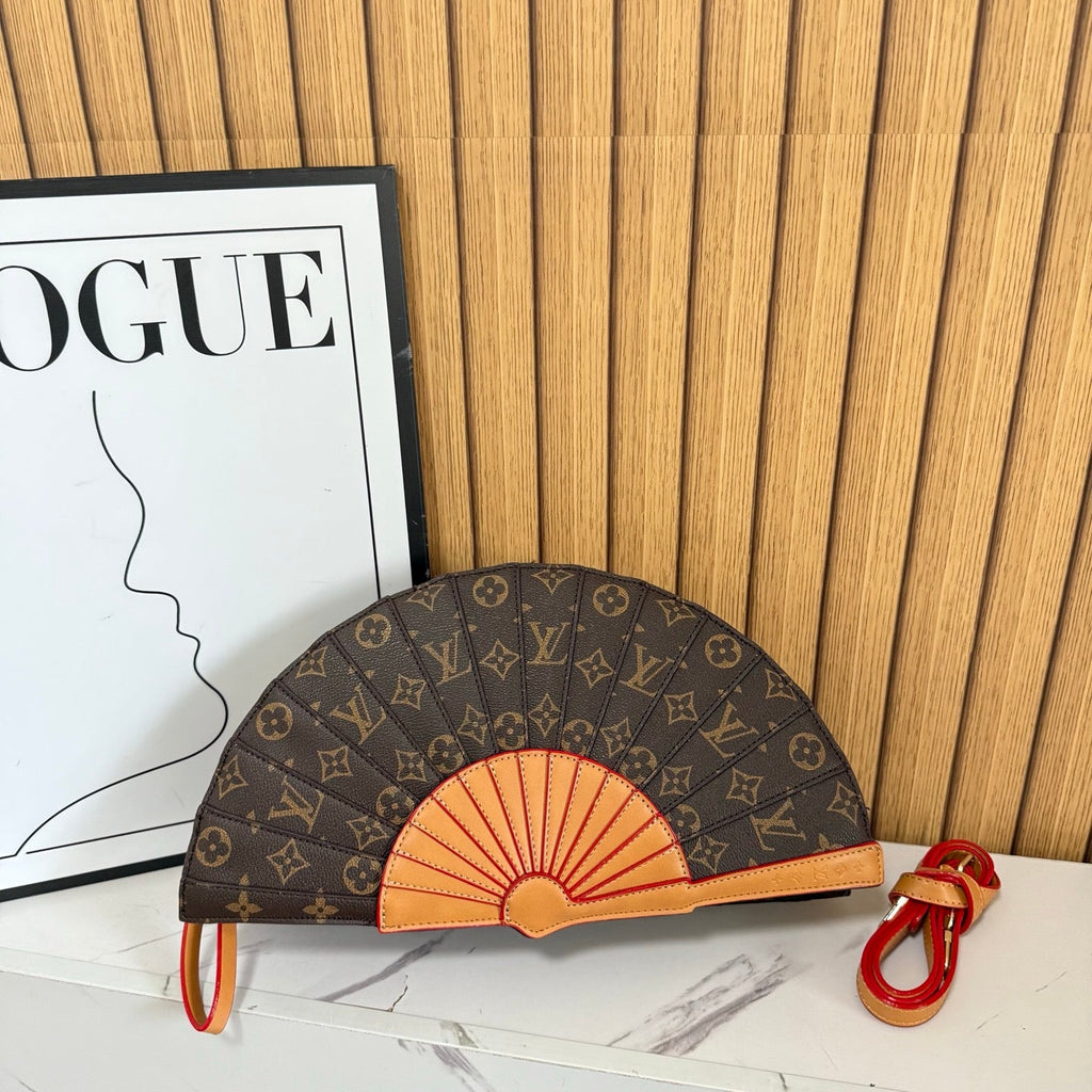 Classic Personalized Fan-Shaped Bag 1026070303