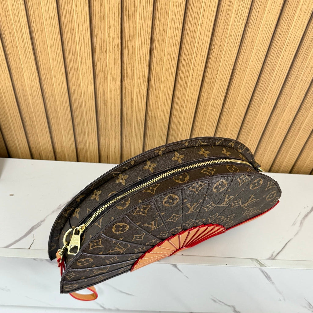 Classic Personalized Fan-Shaped Bag 1026070303