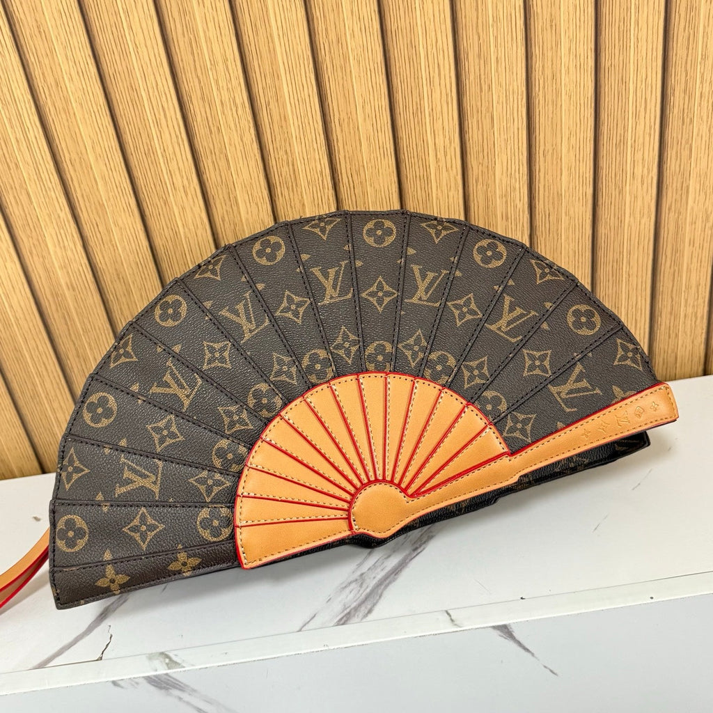 Classic Personalized Fan-Shaped Bag 1026070303