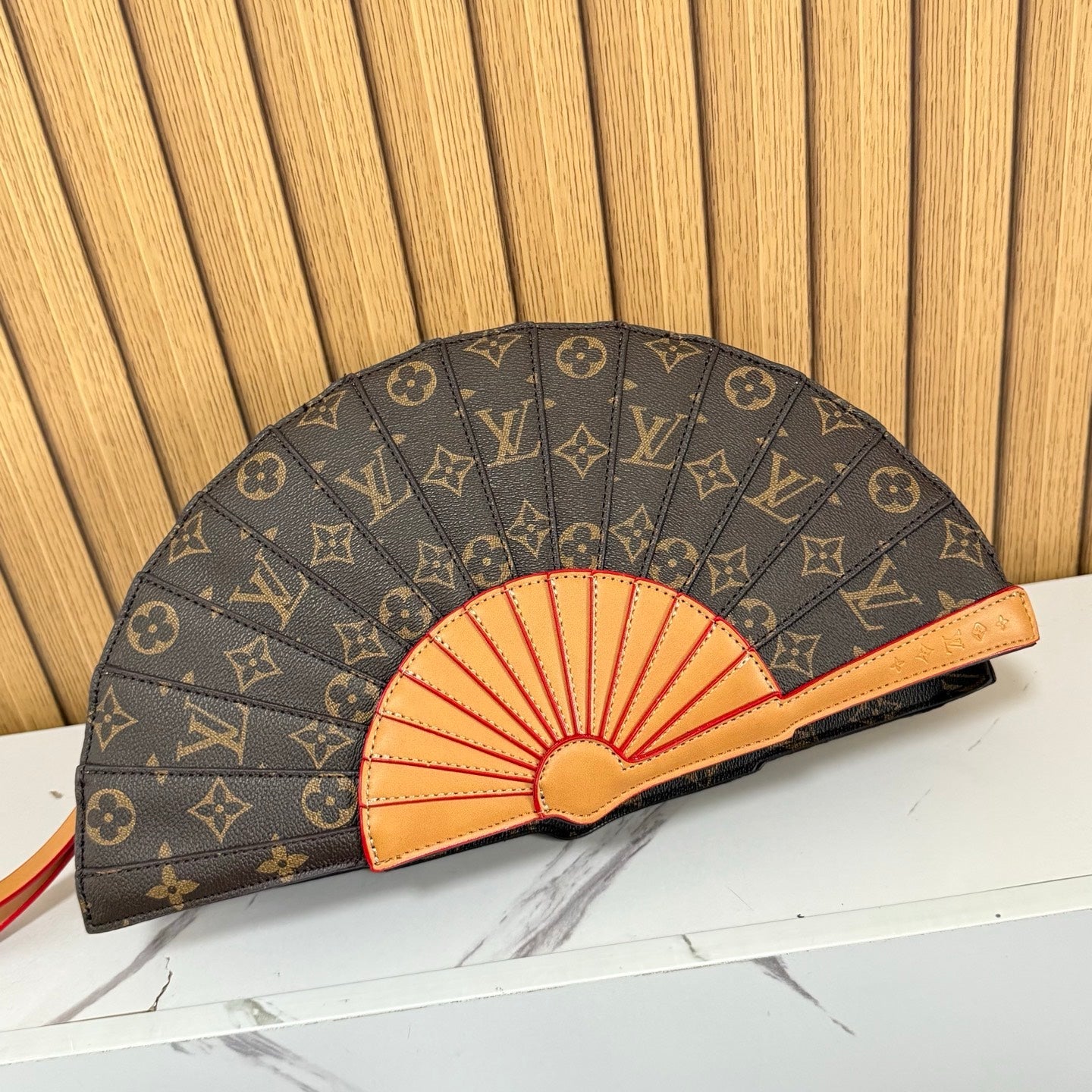 Classic Personalized Fan-Shaped Bag 1026070303