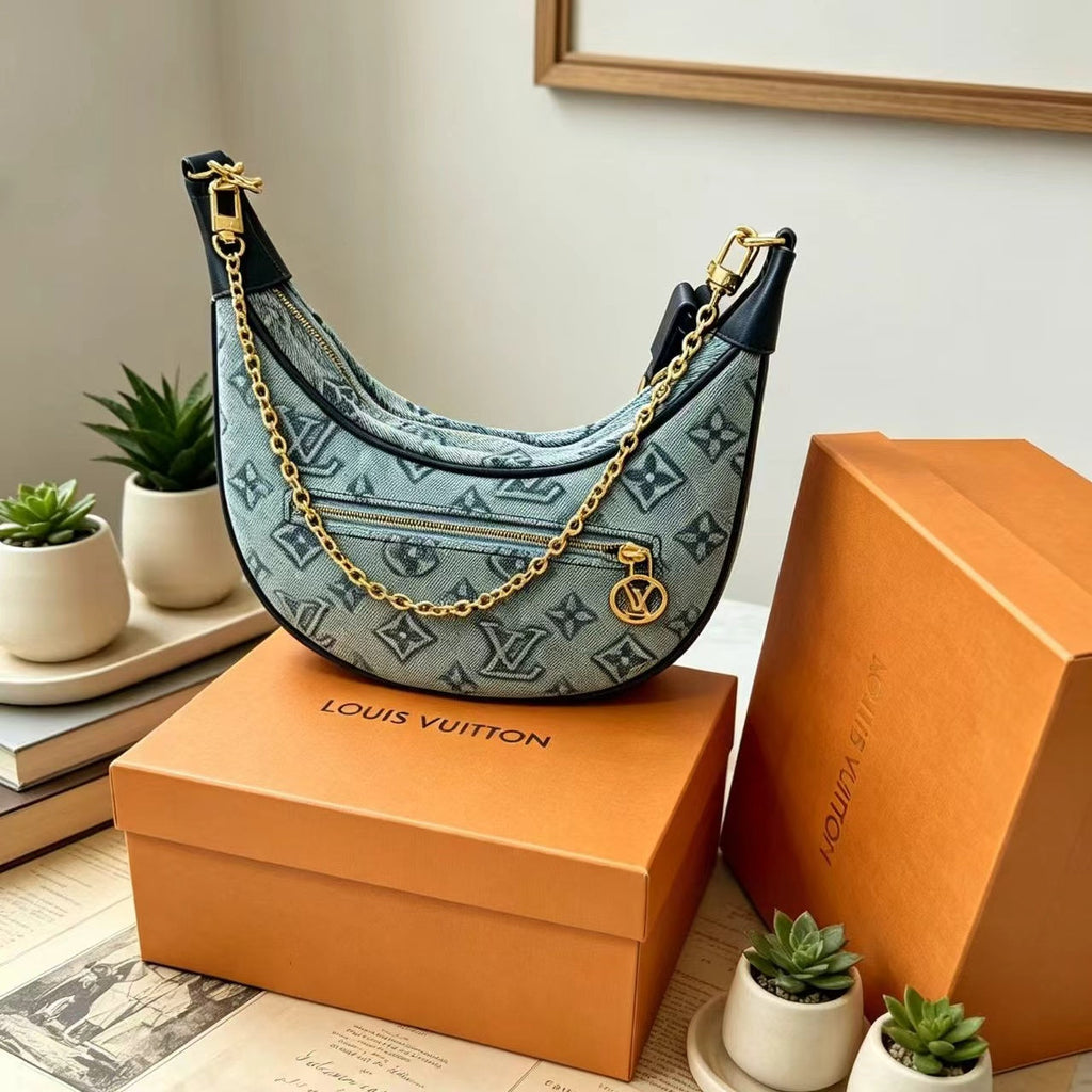 Stylish and Versatile Denim Bags 1026070302