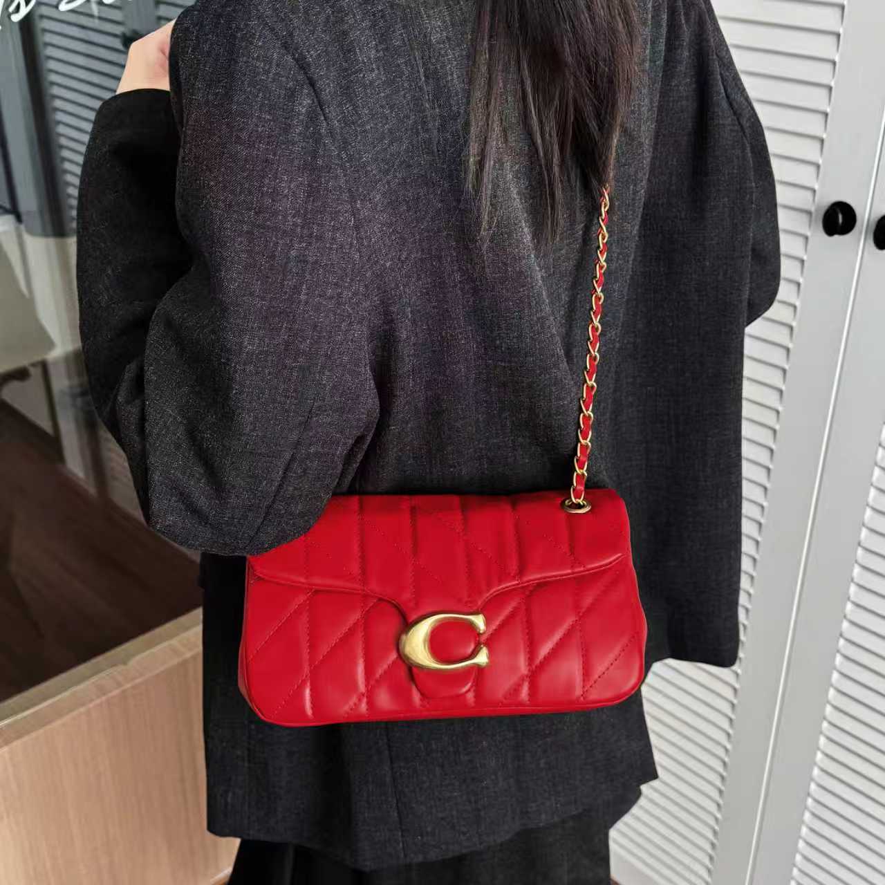 Stylish and Versatile Shoulder Bag 1026070304