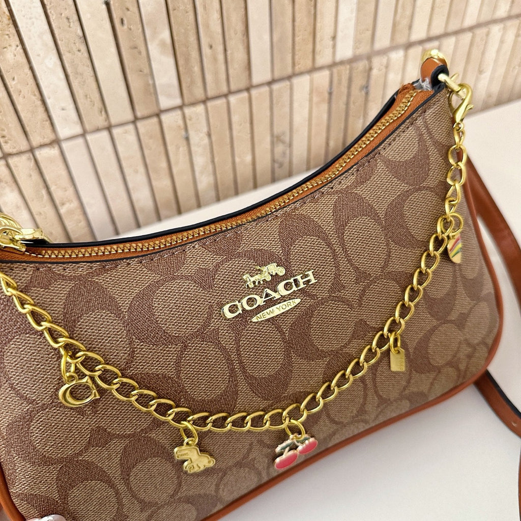 Stylish and Versatile Chain Bag 1026070305
