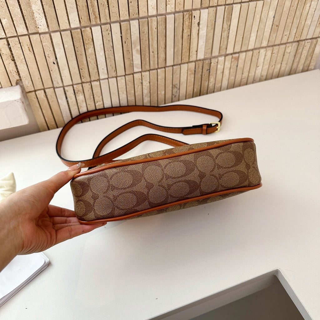 Stylish and Versatile Chain Bag 1026070305