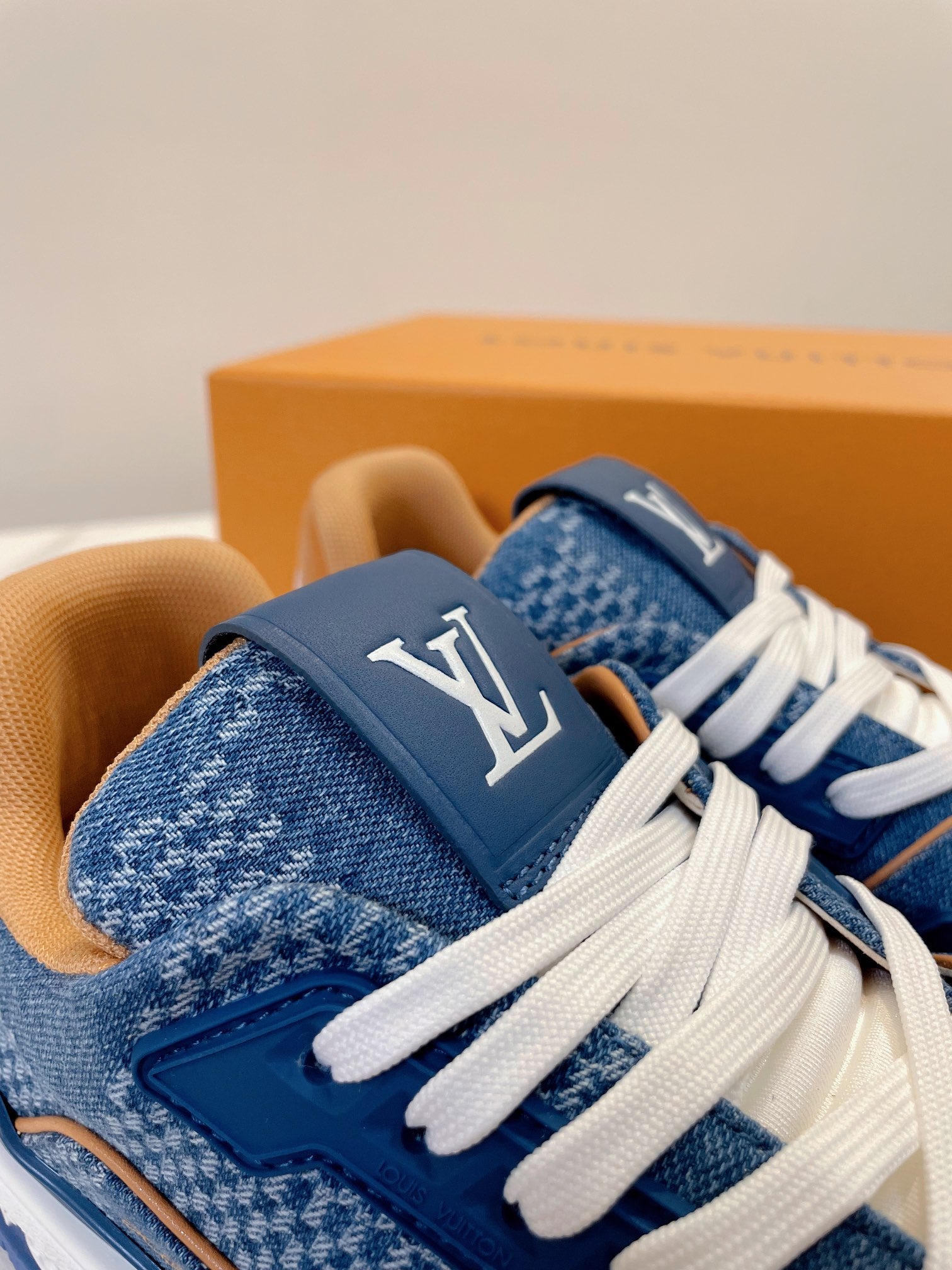 L Trainer Sneaker 1824120912