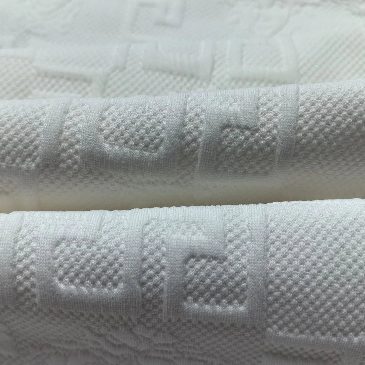 Fashion Trend New Embossed Short Sleeve Shorts Suit 1024062107