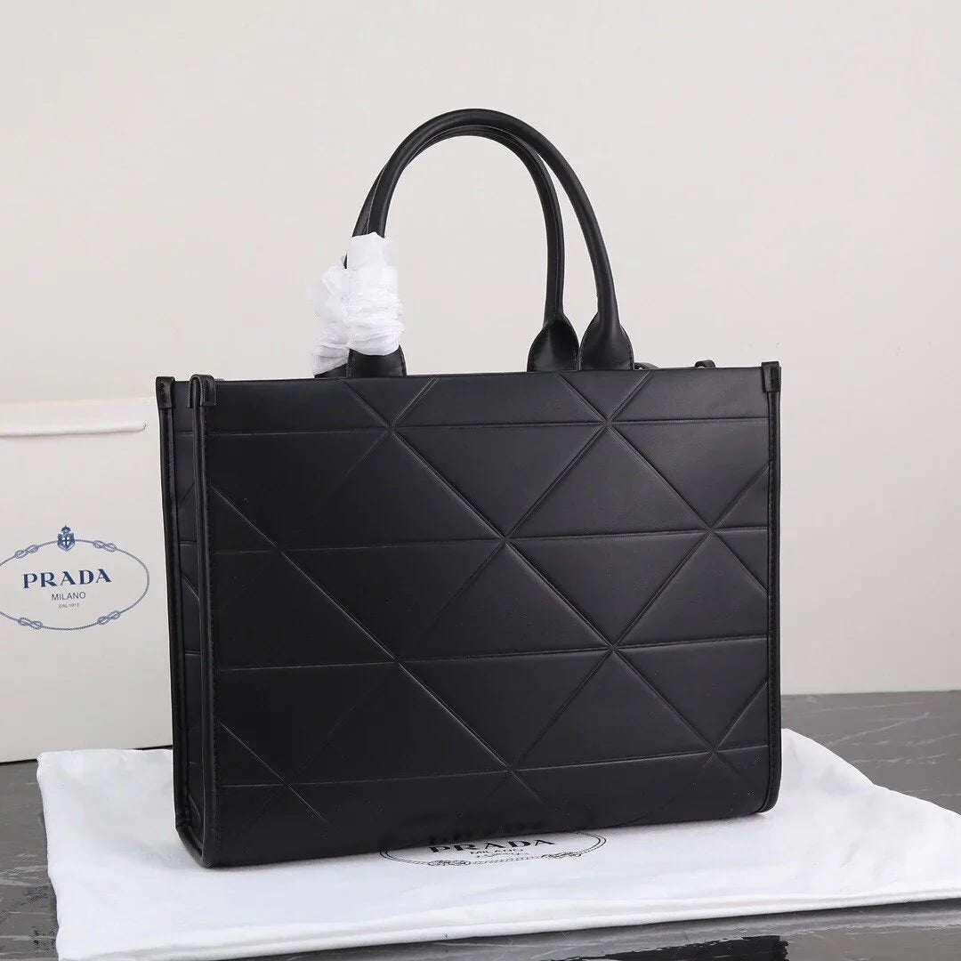 New Fashionable Versatile Tote Bag Large Capacity Shopping Bag 1024011917