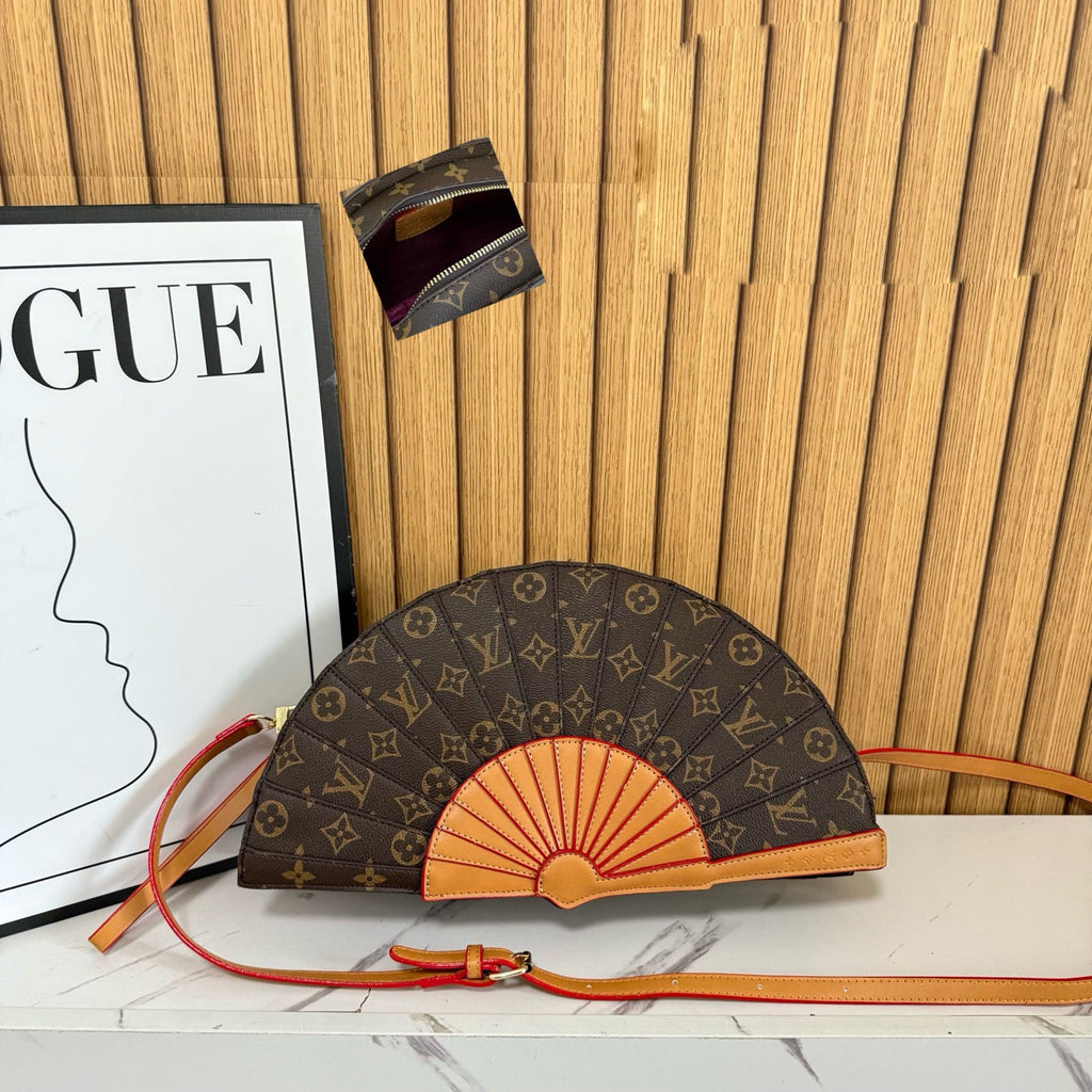 Classic Personalized Fan-Shaped Bag 1026070303