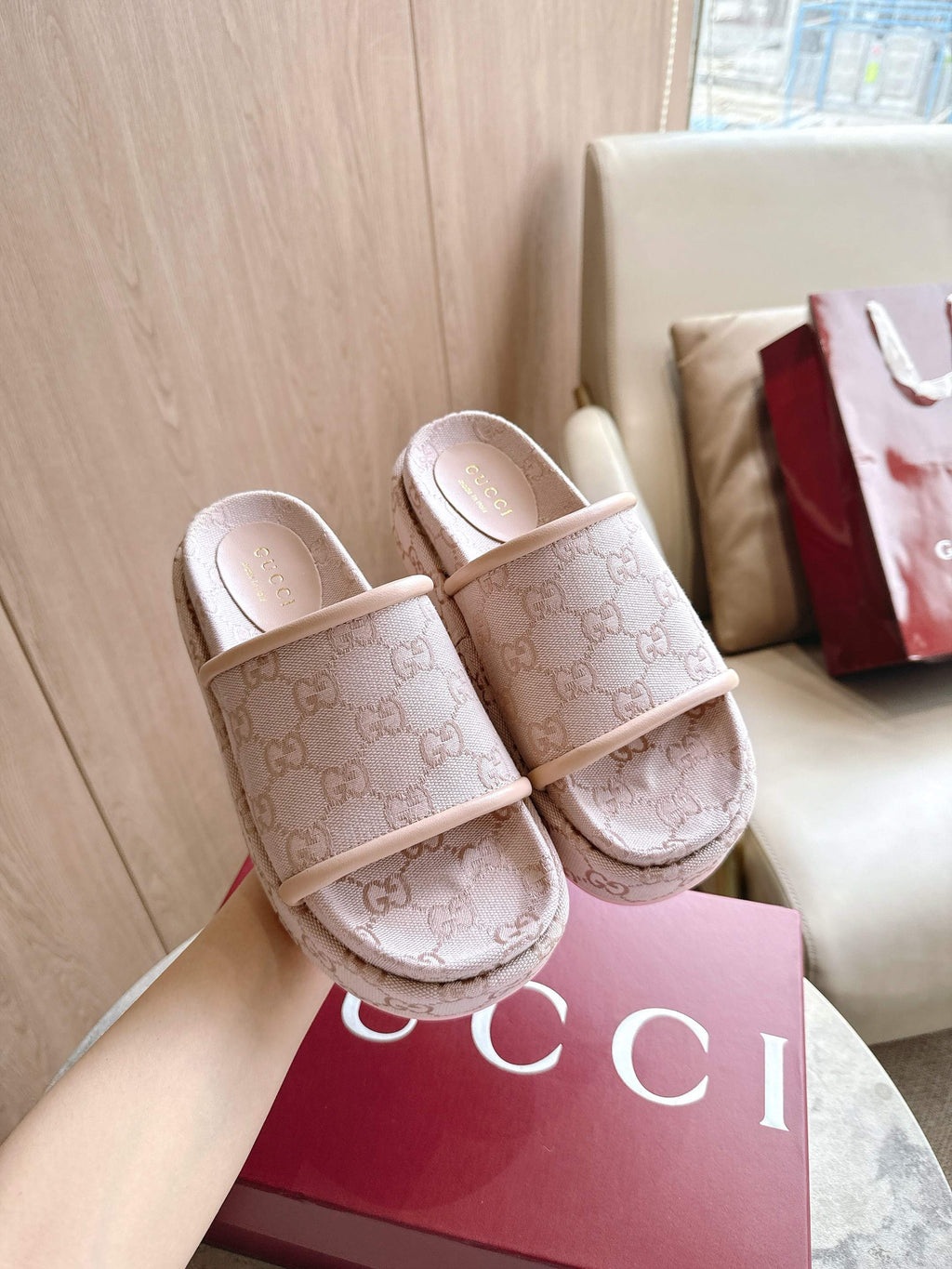 saddle buckle thick-soled slippers 0725101409