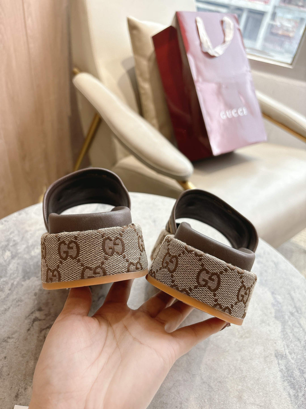 saddle buckle thick-soled slippers 0725101409