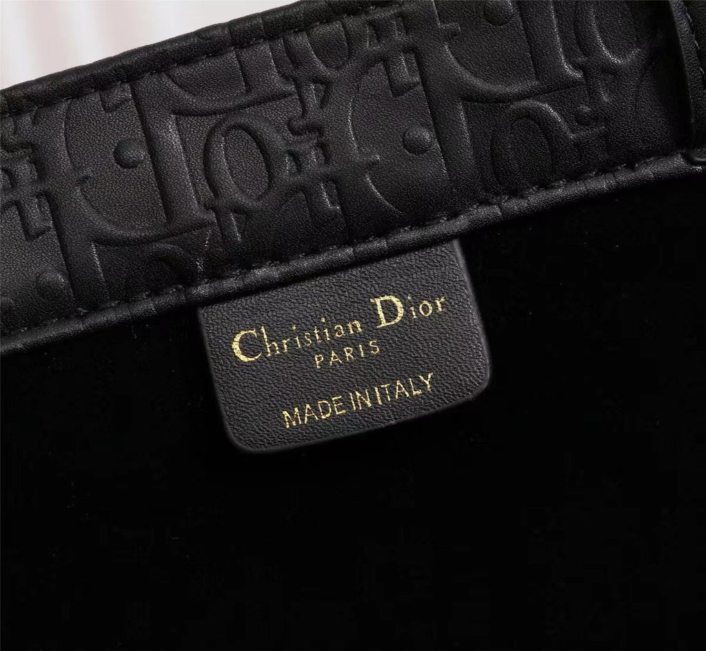 Book Tote In Leather