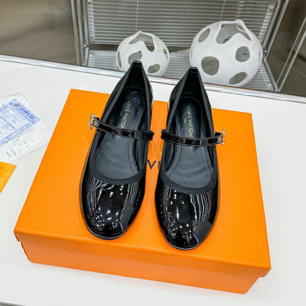 Round toe flat shoes 1824041115