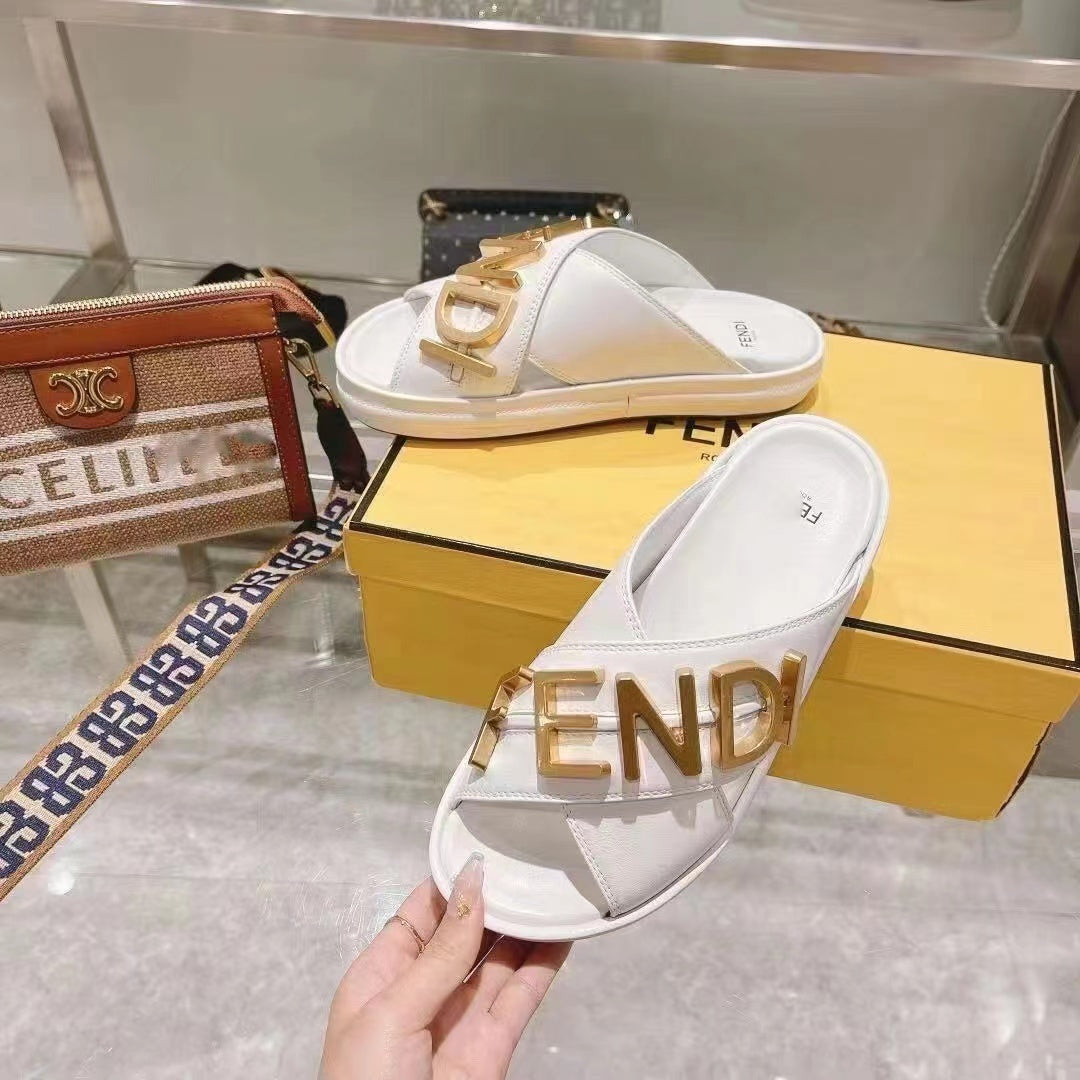 NEW TOP METAL BUCKLE BEACHSANDALS RETRO PLATFORMSANDALS AND SLIPPERS CLASSICSPORTS SLIPPERS