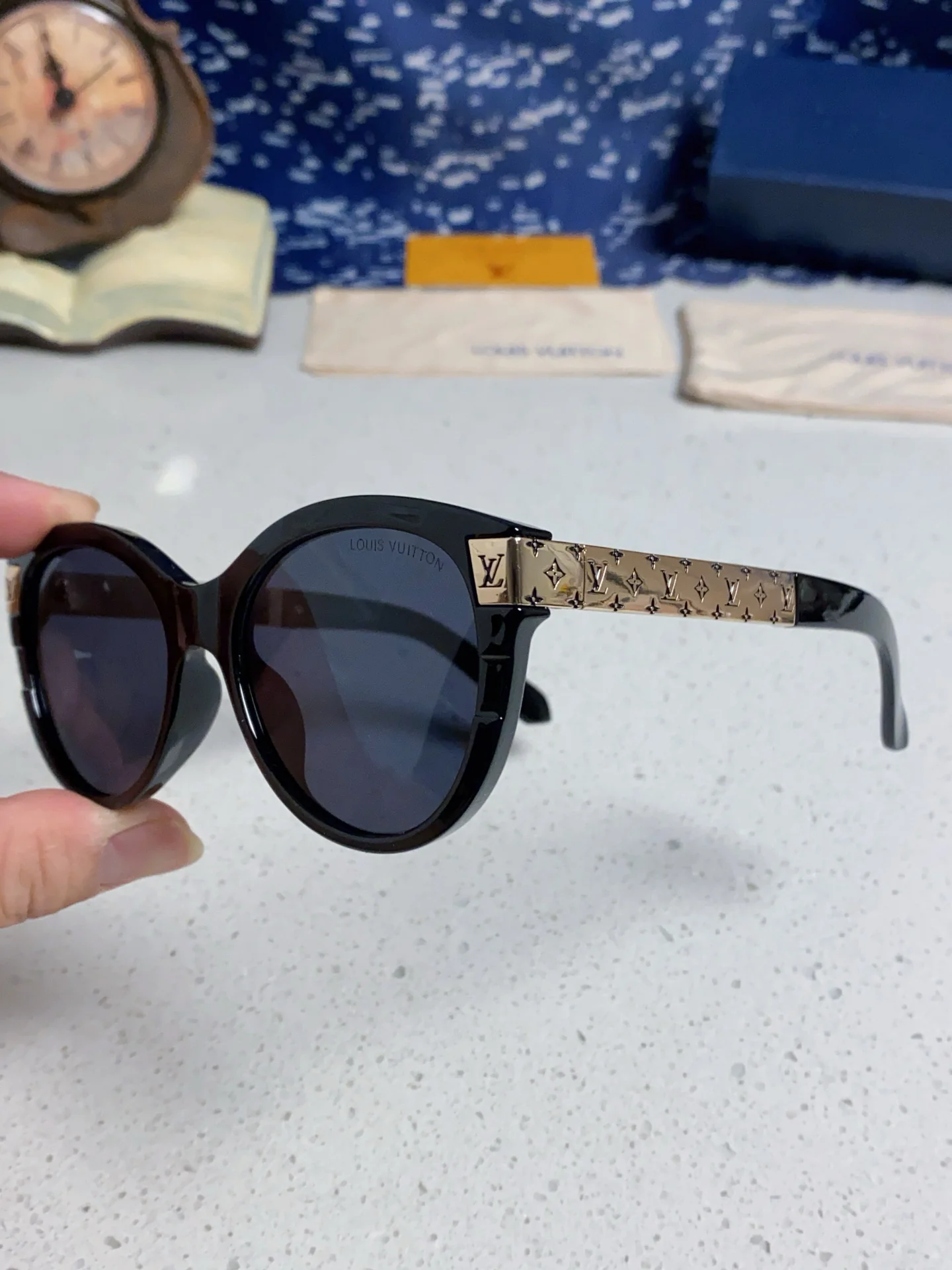 Luxury Limited-Edition Sunglasses 0726080404