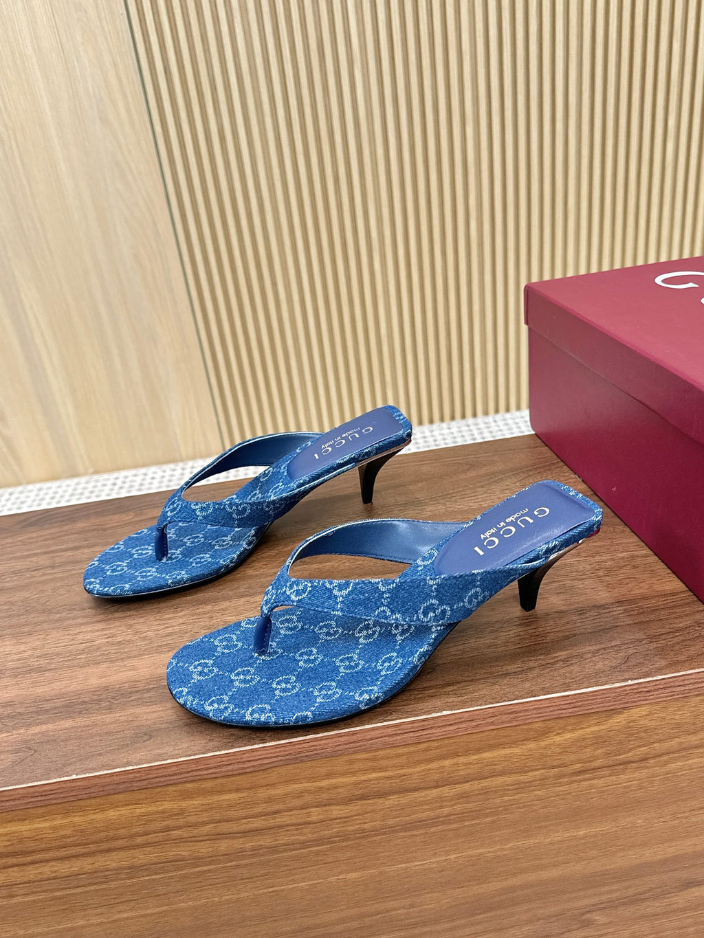 Fashionable high heel flip flops 0726041701