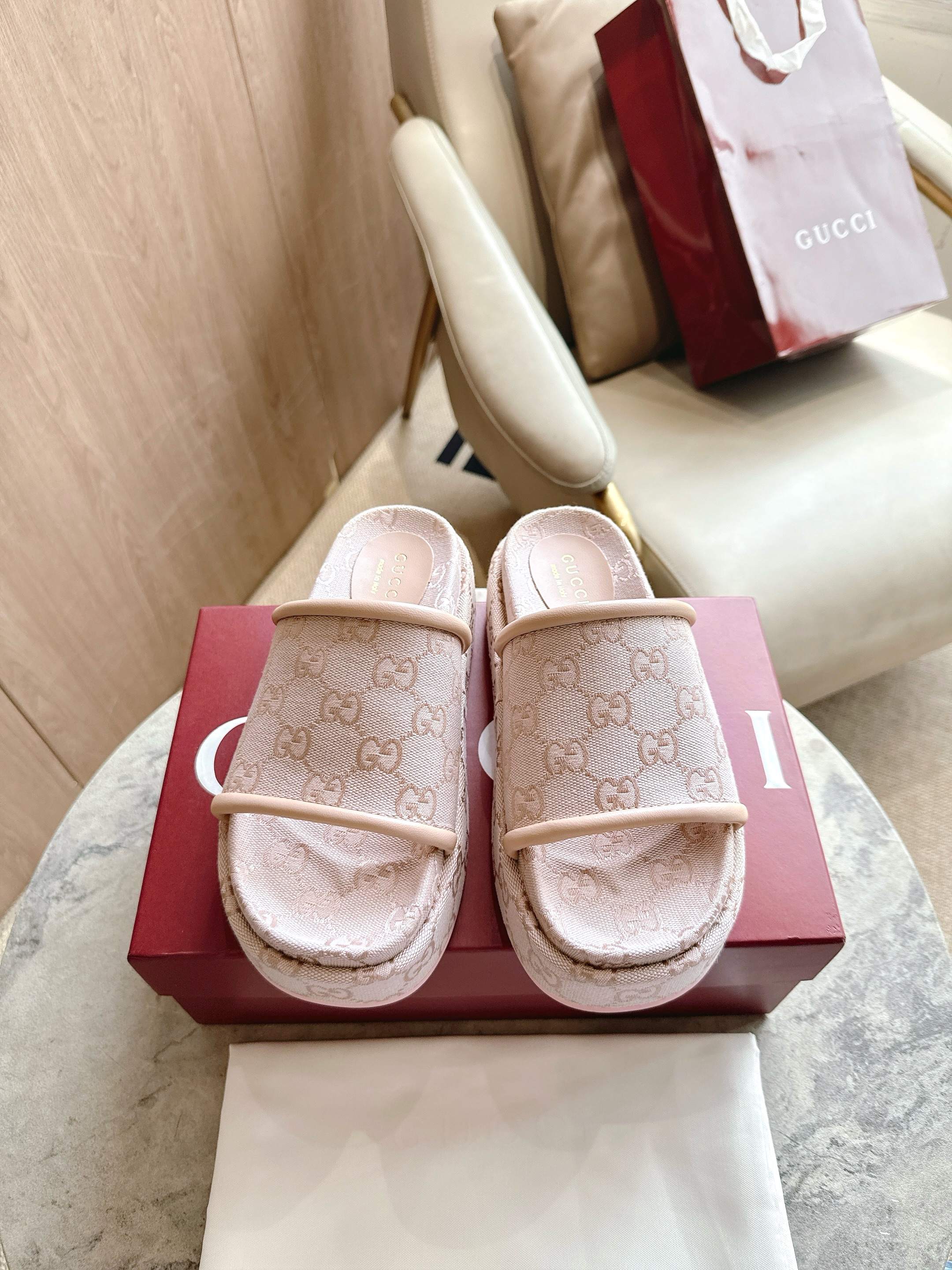 saddle buckle thick-soled slippers 0725101409
