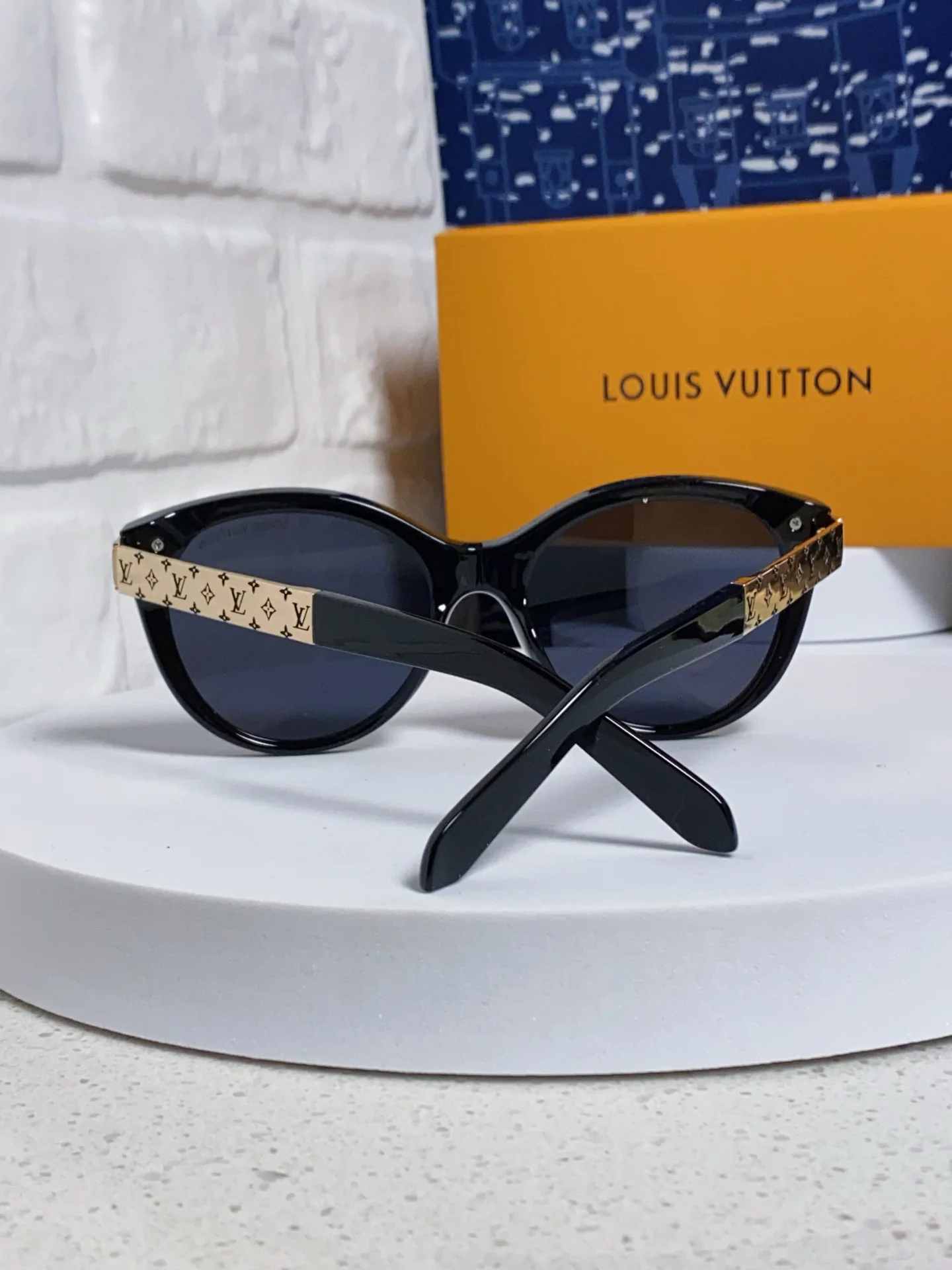 Luxury Limited-Edition Sunglasses 0726080404