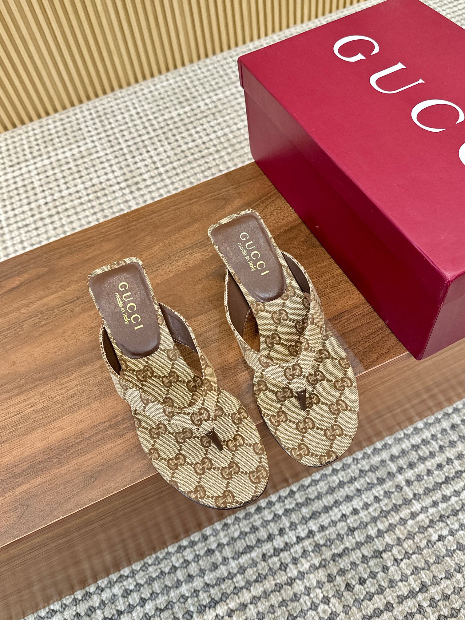 Fashionable high heel flip flops 0726041701
